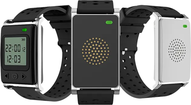 Smartes Armband zur Hitzschlagprävention, tragbare Sicherheitslösung mit integrierter Sensorik am Handgelenk.